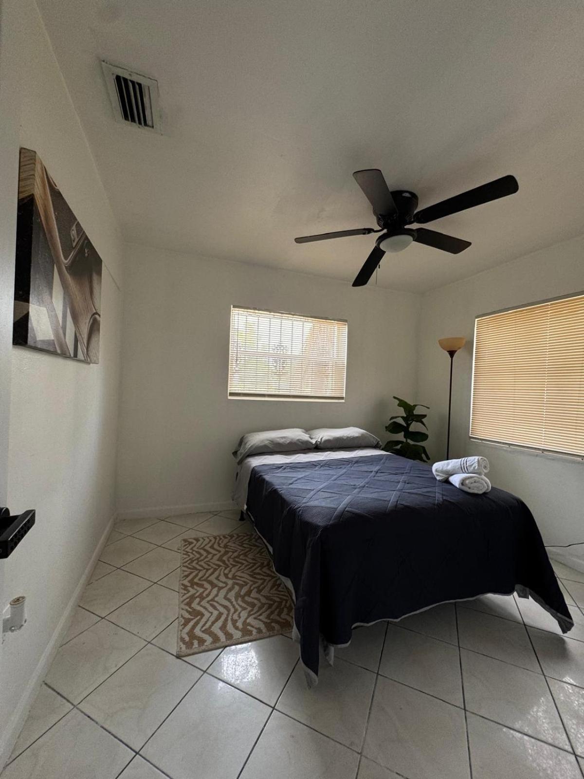 Guest house Layover Miami International Airport