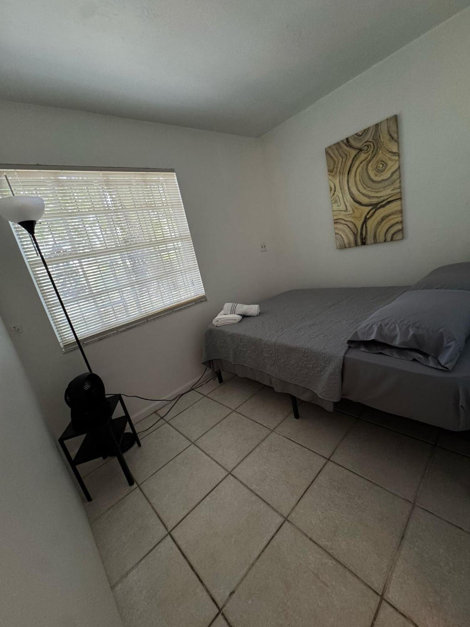 Guest house Layover Miami International Airport *